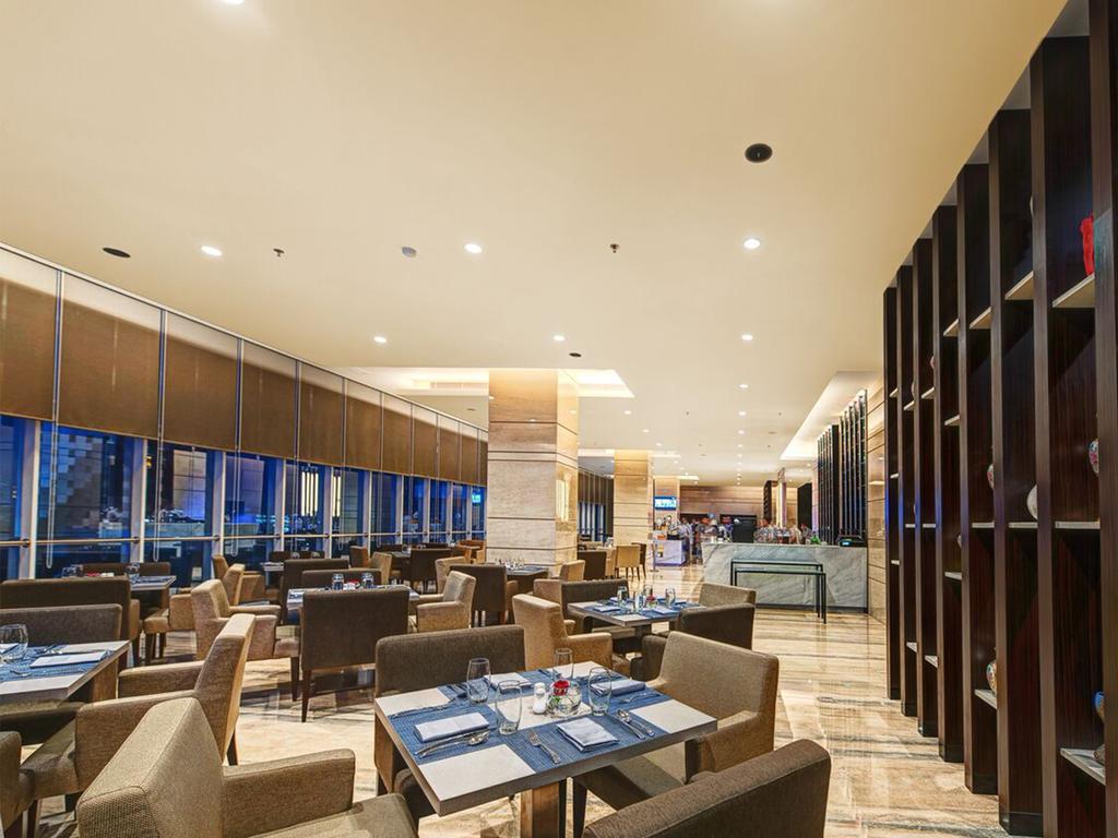 Hotel Melia Makassar Exterior foto