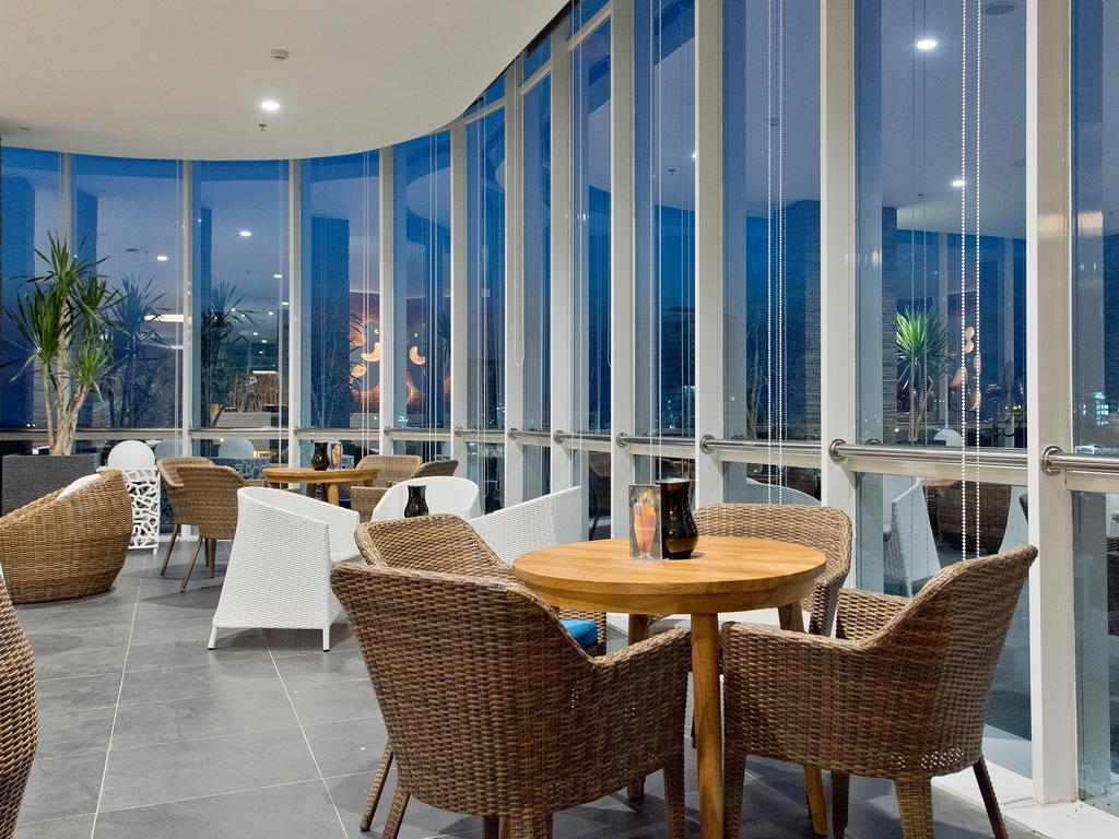 Hotel Melia Makassar Exterior foto