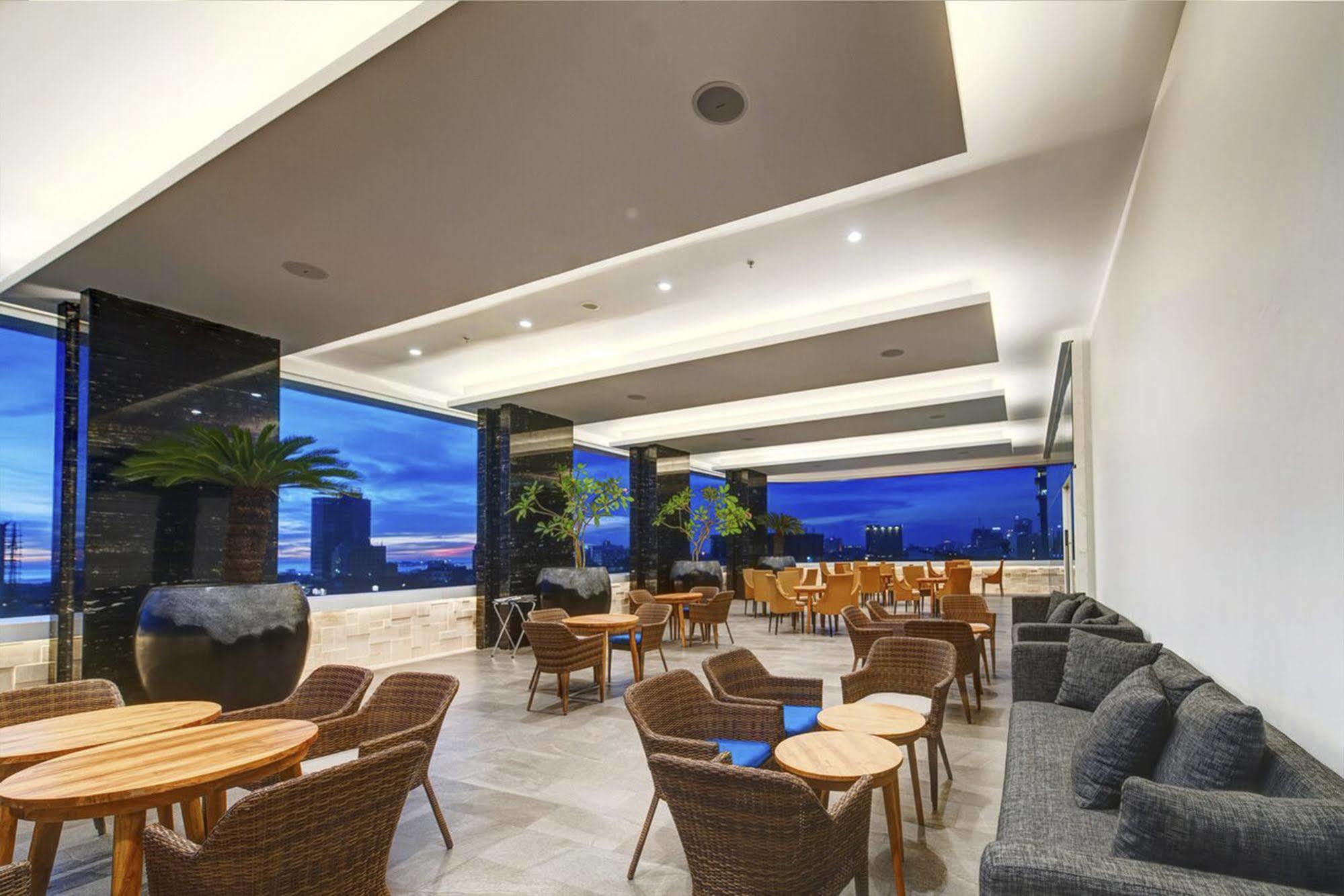 Hotel Melia Makassar Exterior foto