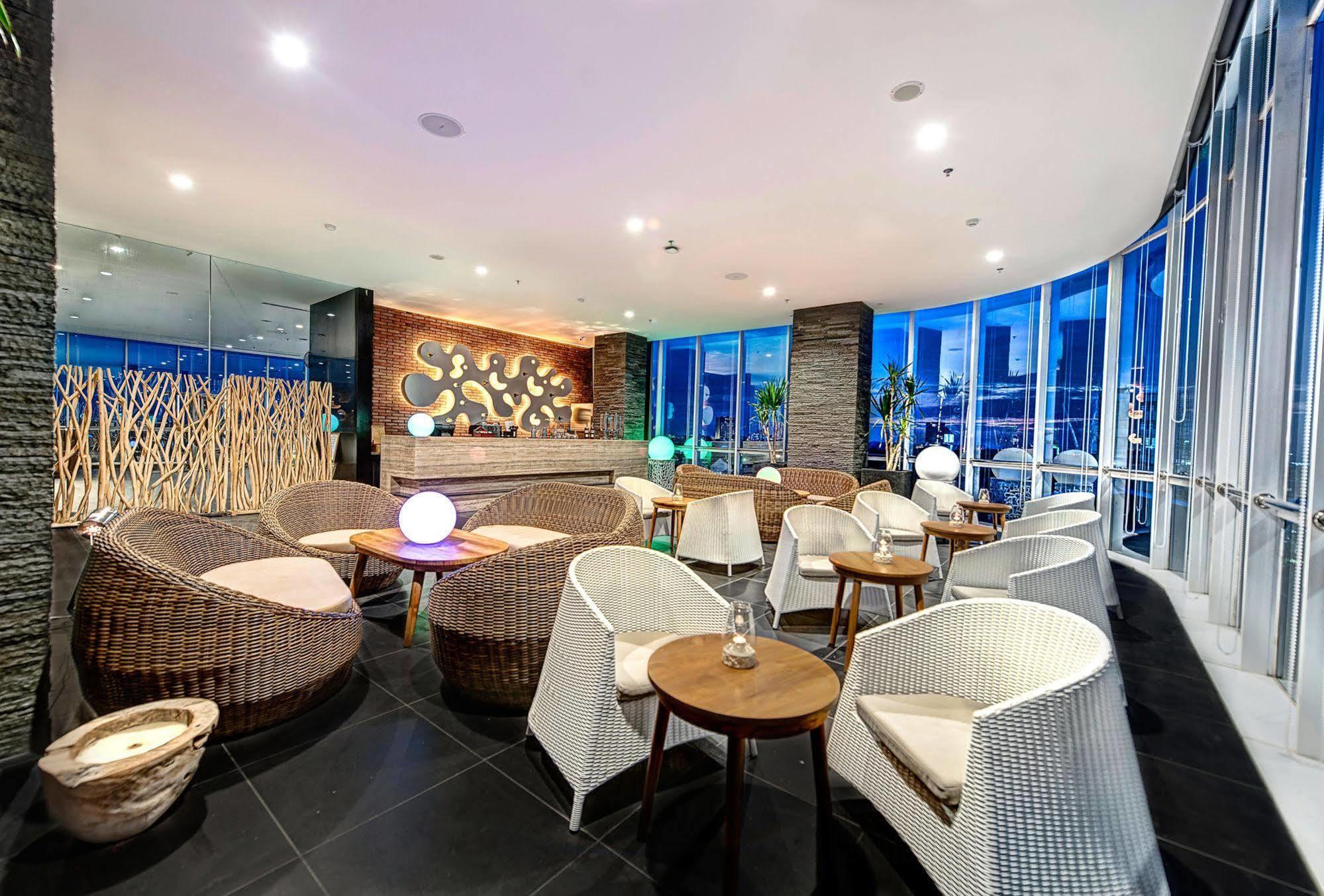 Hotel Melia Makassar Exterior foto